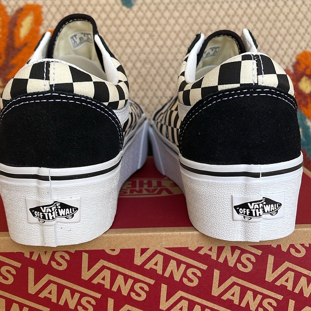 Vans WMNS Old Skool Stacked
Checkerboard Black/Classic
VN0A7Q5MTYQ
Platforms - Picture 13 of 16